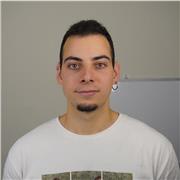 Salut ! Je suis Ismael, un locuteur natif espagnol